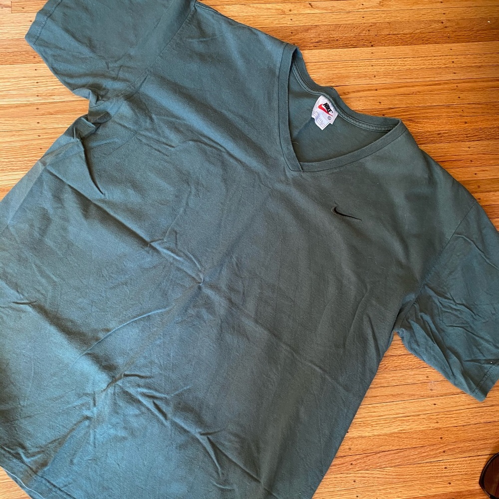VTG Nike v neck